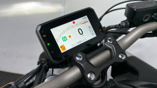 24MY Honda CB650R E-Clutch